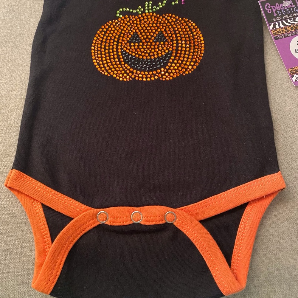 Baby bodysuit Mommy's little pumpkin embellished 100% cotton Halloween 12M NWT - Picture 5 of 7